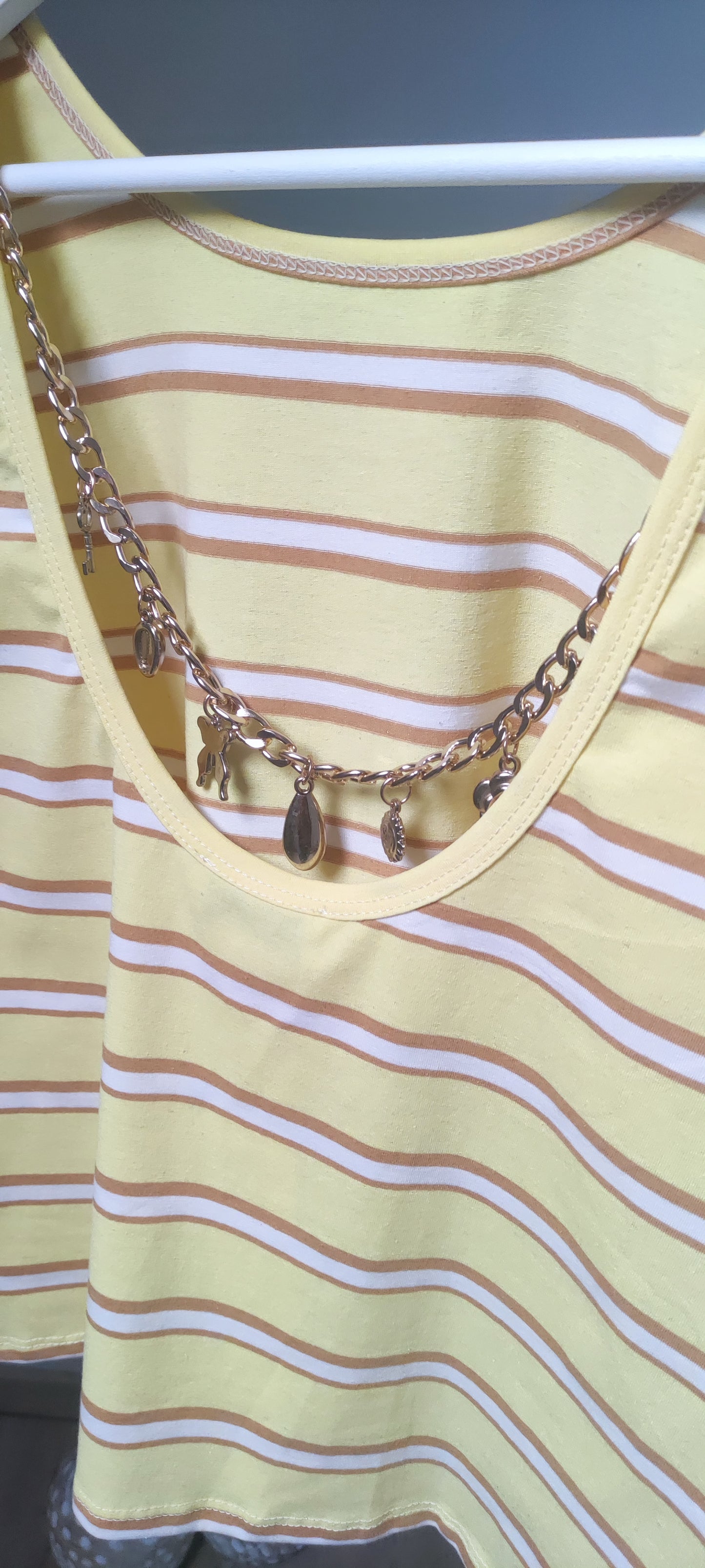 T-SHIRT-JAUNE