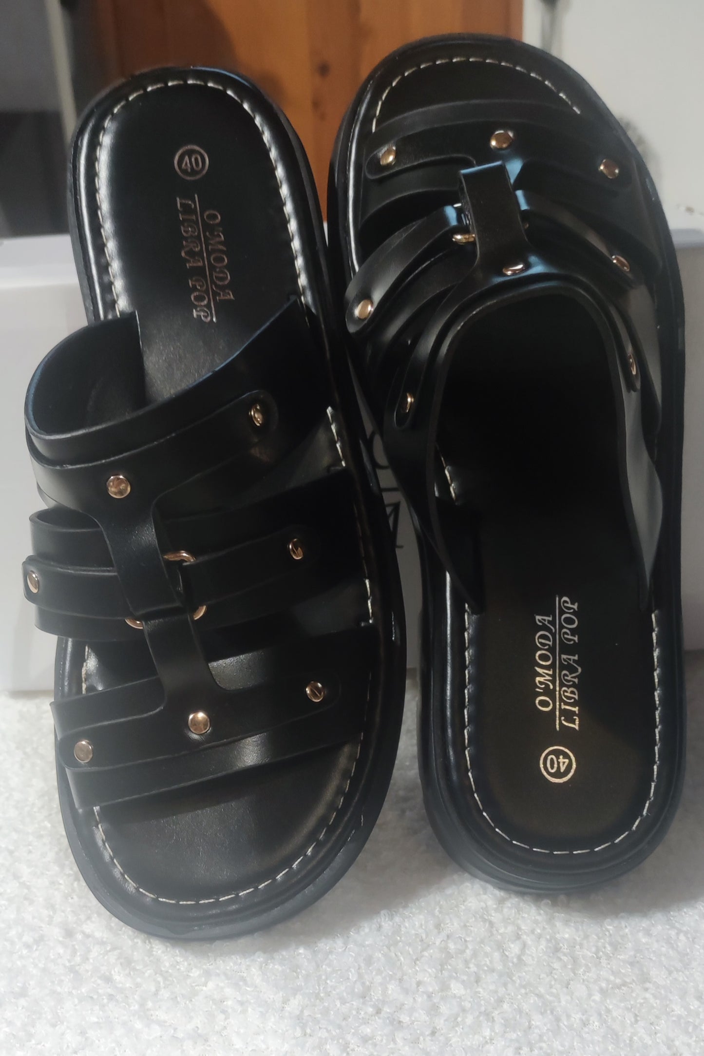NOIRES-MULES