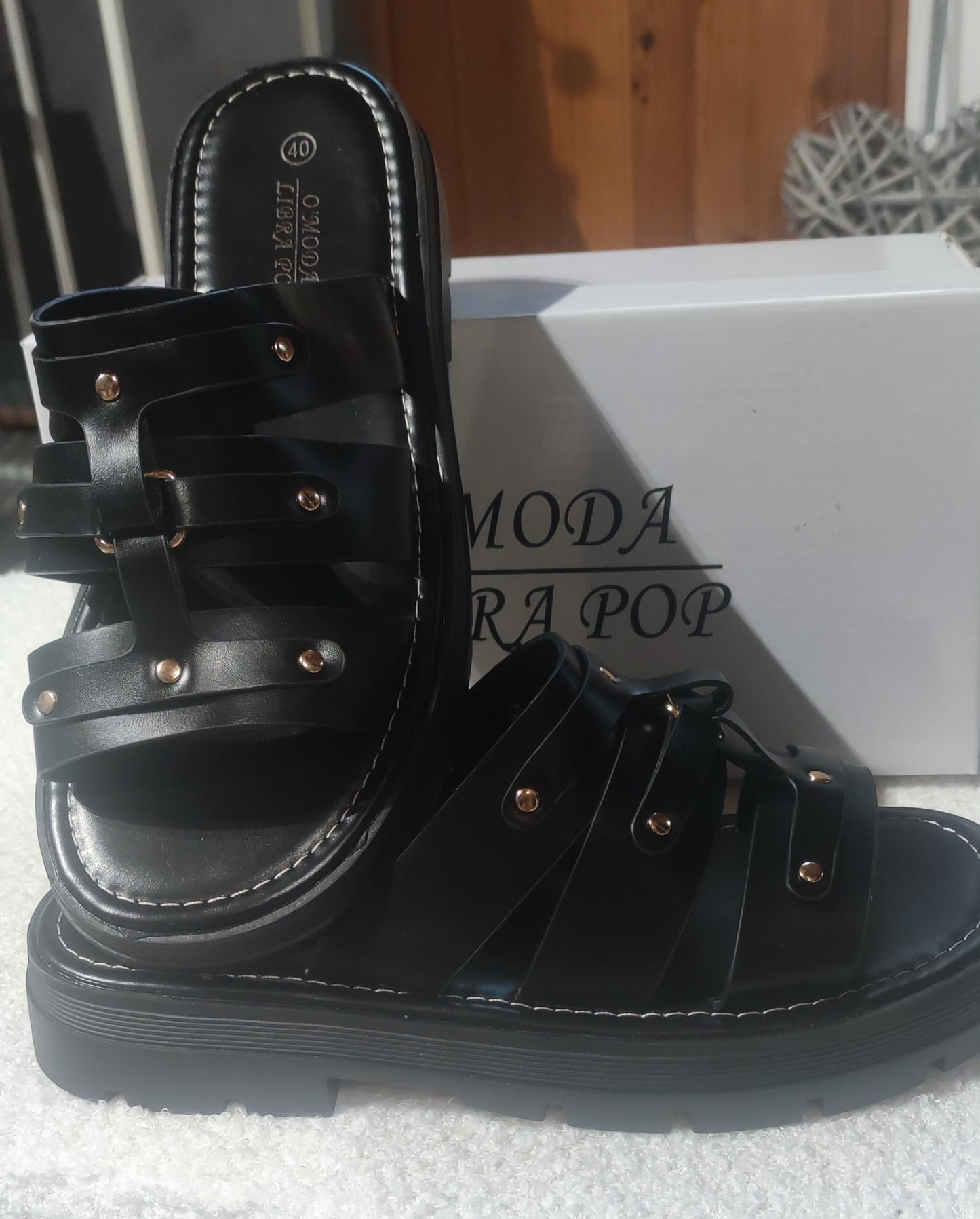 NOIRES-MULES