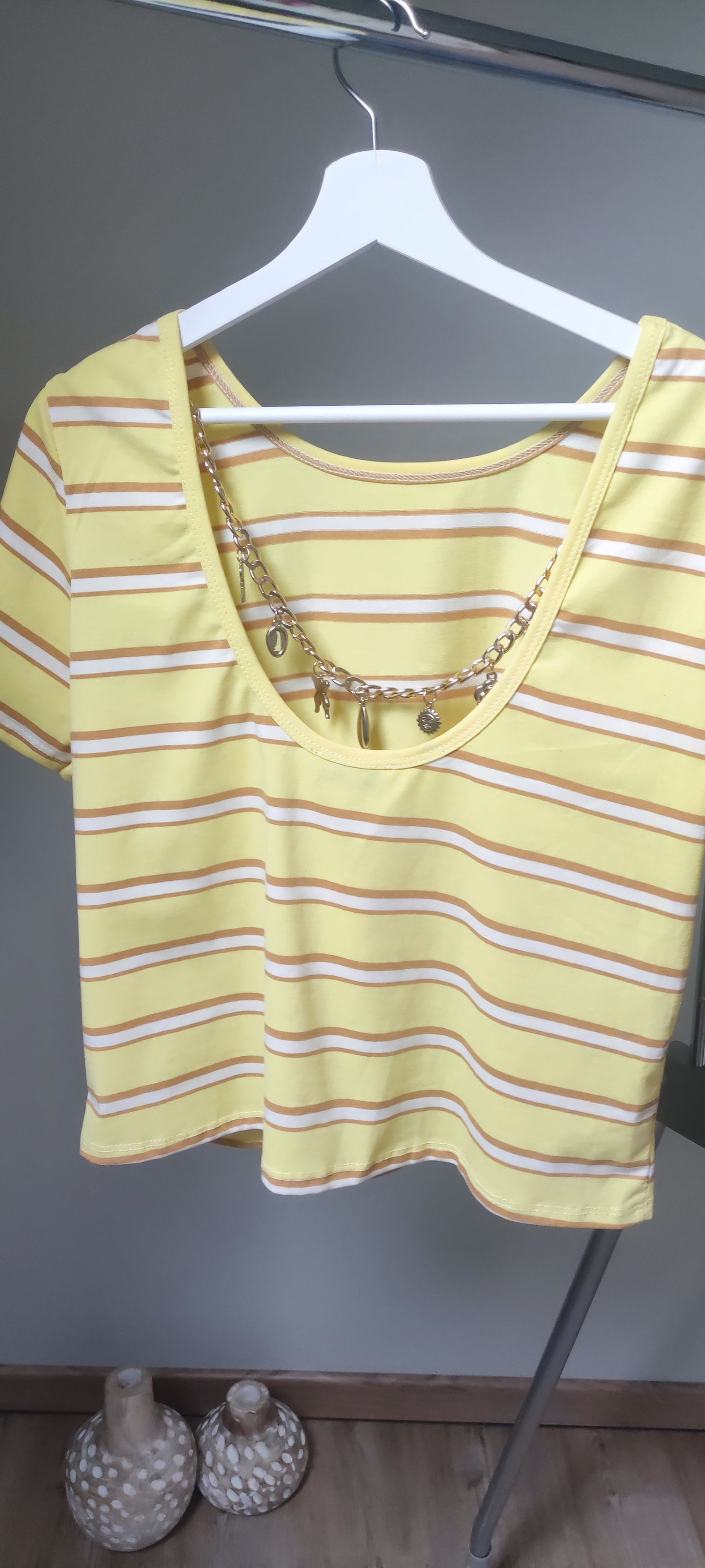 T-SHIRT-JAUNE
